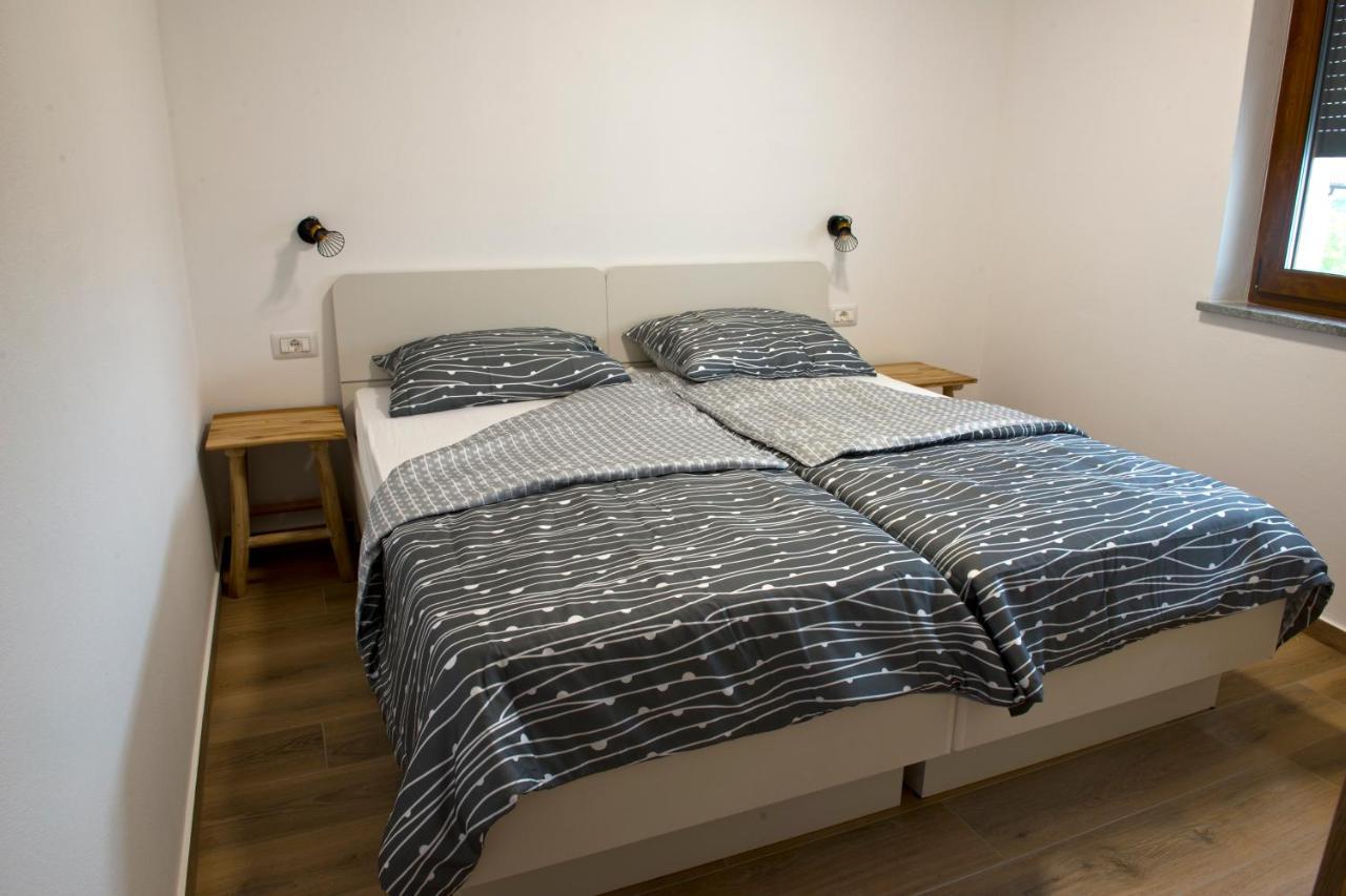 Apartmaji Tanto Malovse Crnice エクステリア 写真