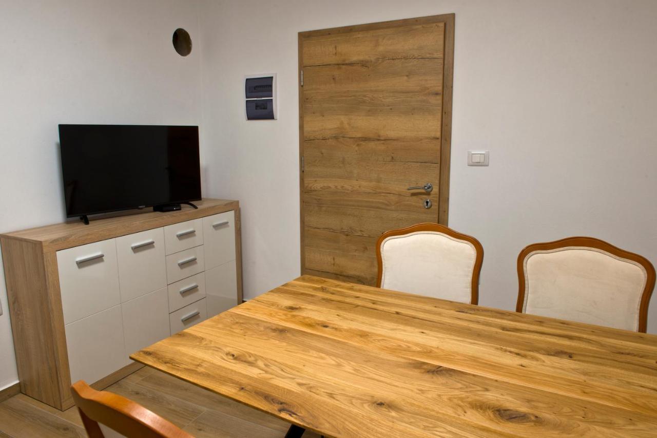Apartmaji Tanto Malovse Crnice エクステリア 写真