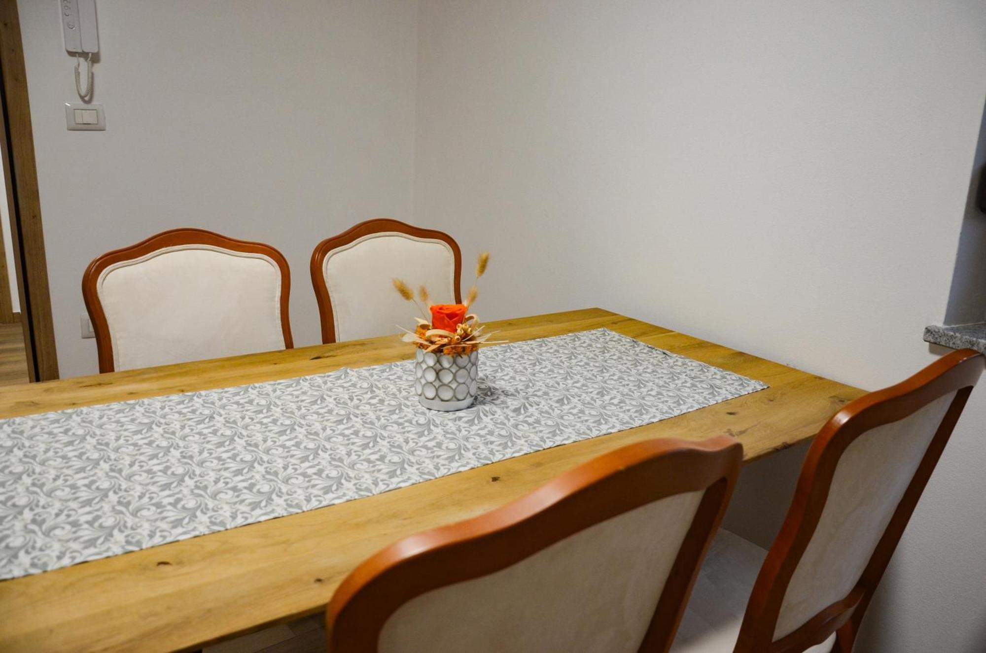 Apartmaji Tanto Malovse Crnice エクステリア 写真